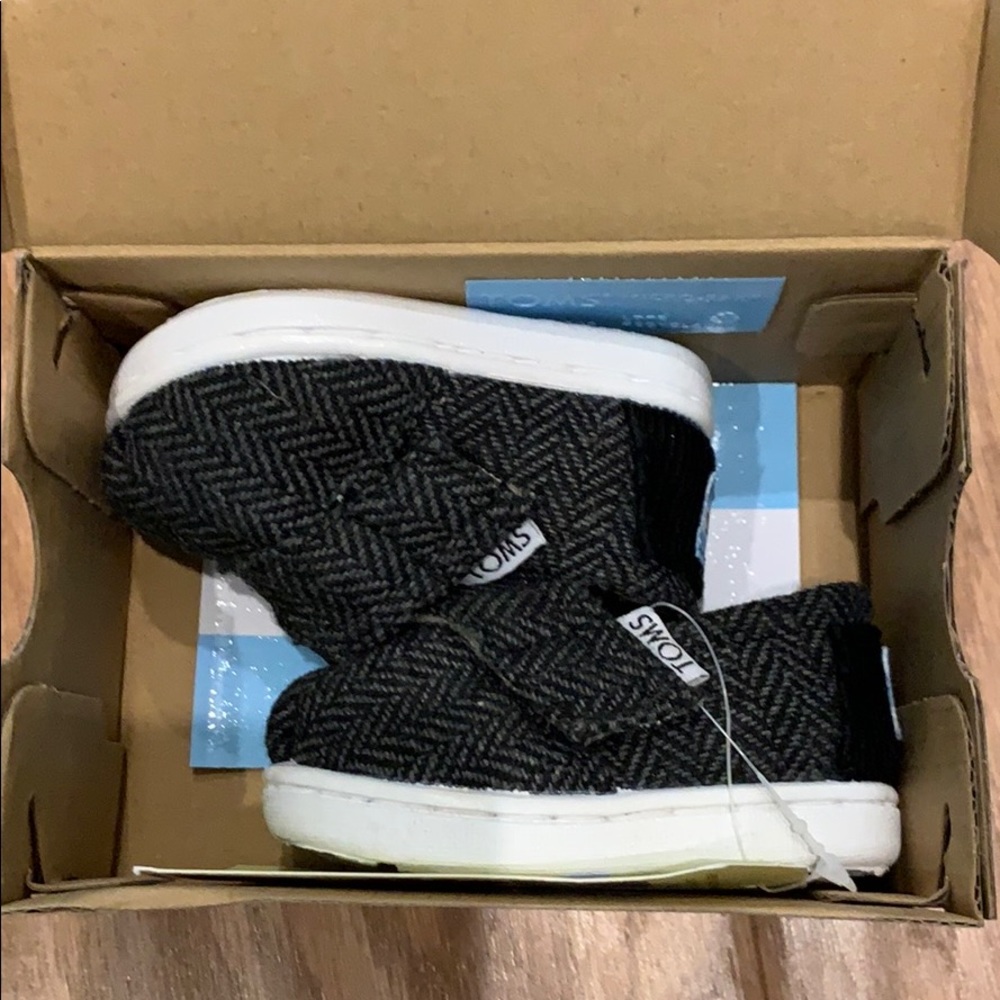 Tiny toms size 2 black wool herringbone